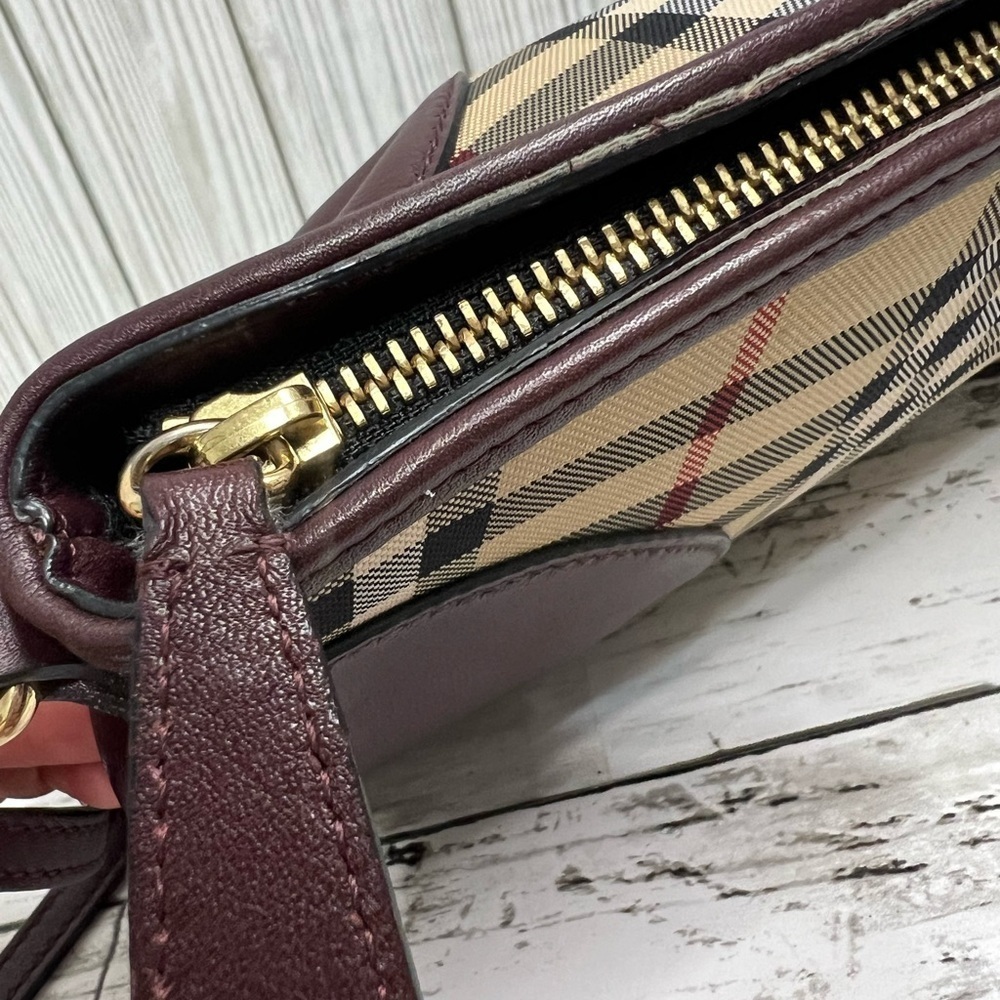 Burberry Nova Check Crossbody Clutch Bag Plaid Burgundy Leather Trim - Picture 9 of 12